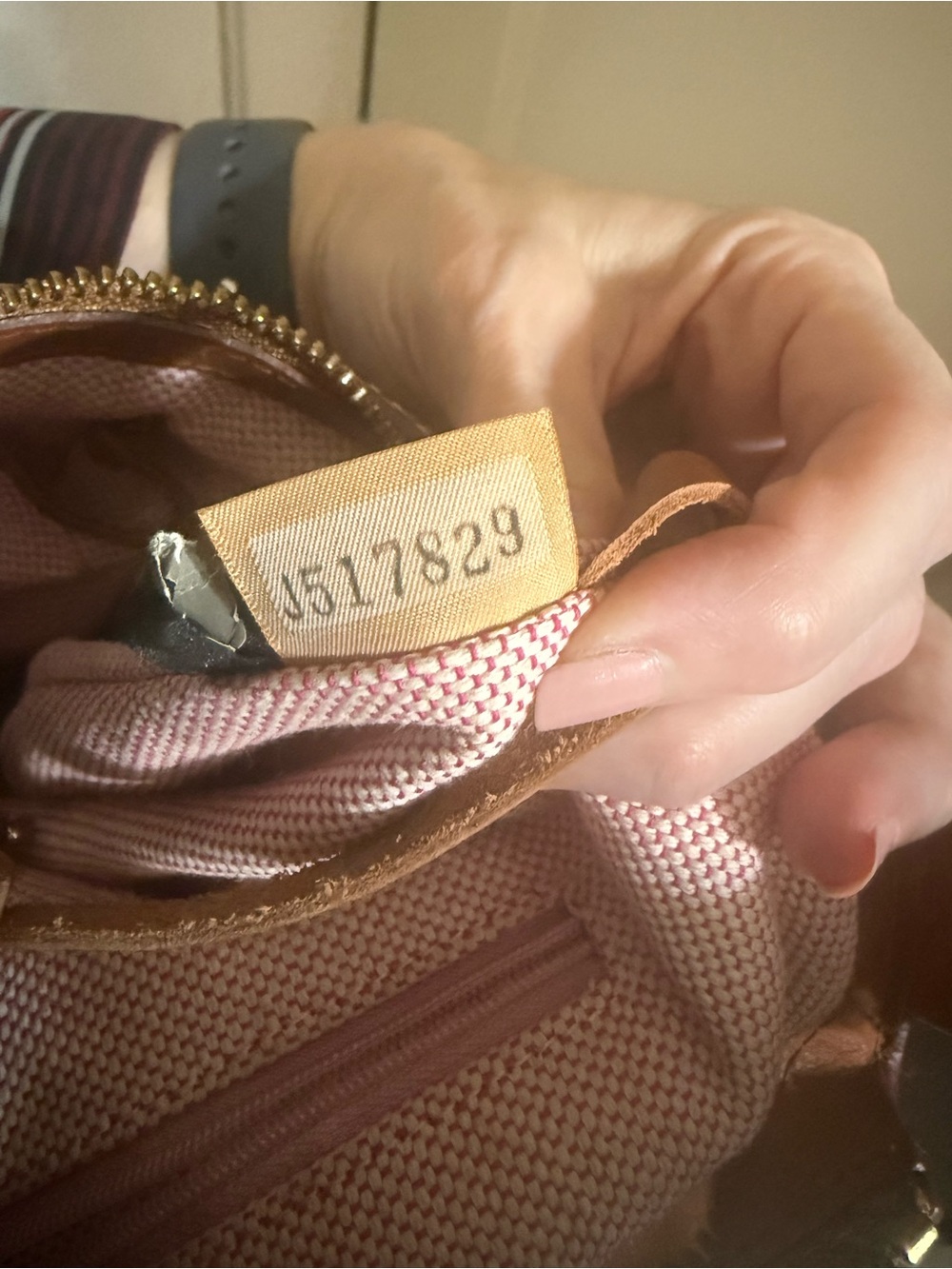 Dooney & Bourke Small Circle Hobo Bag Purse - Picture 7 of 10